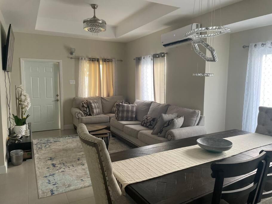 Natty'S Cozy Beach House In Hanover Jamaica ルーシー エクステリア 写真